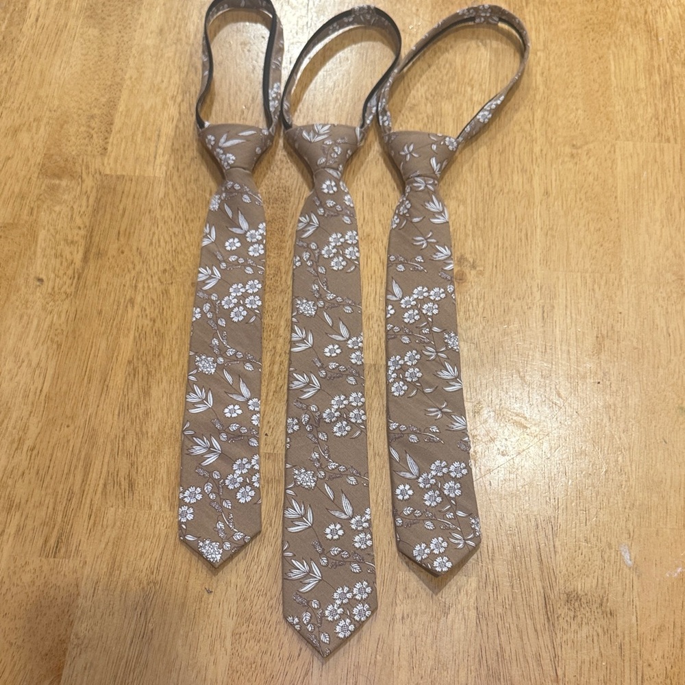 Floral Patterned Tan Ties